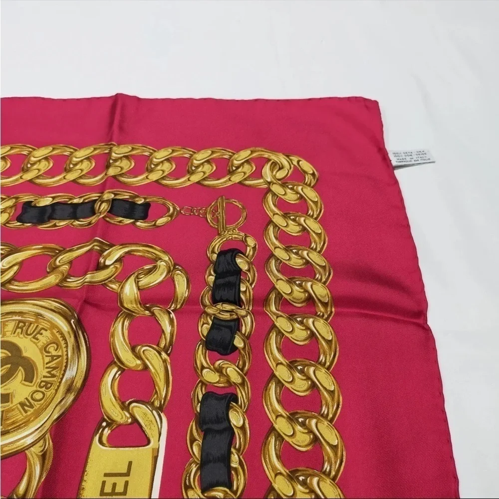 Chanel scarf 100% silk made in Italy royal chains with red fabric